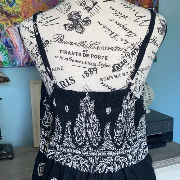 Cassee’s Sundress. Black & white print w/adornments. Fully lined. 100% cotton. - Picture 3 of 12